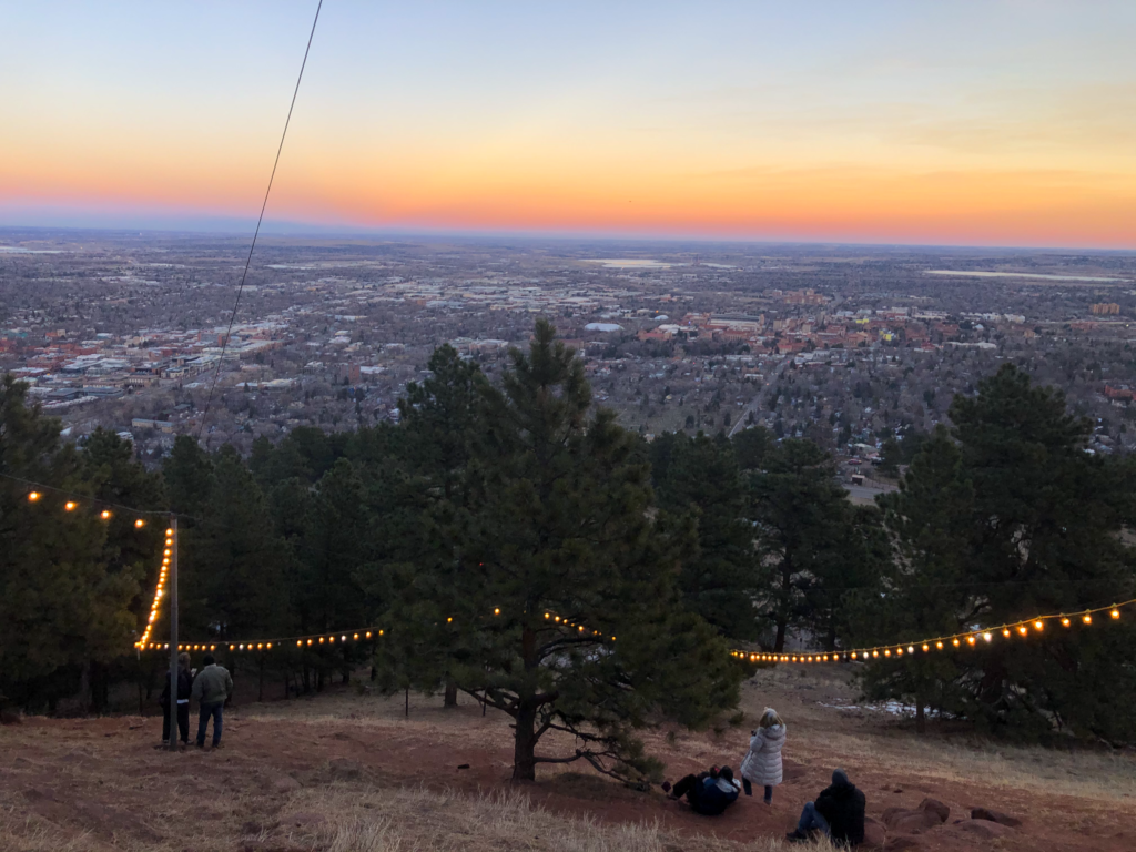 Hiking to the Boulder Star at sunset via the Viewpoint Trail 